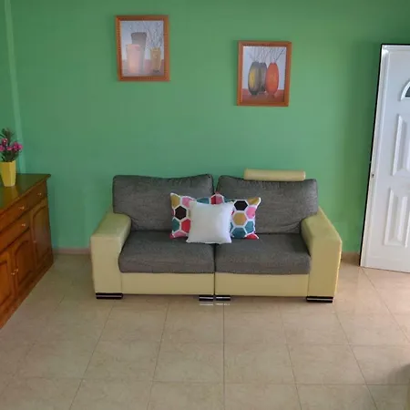 Casa Unifamiliar Con Terraza En Arona Дом отдыха Арона
