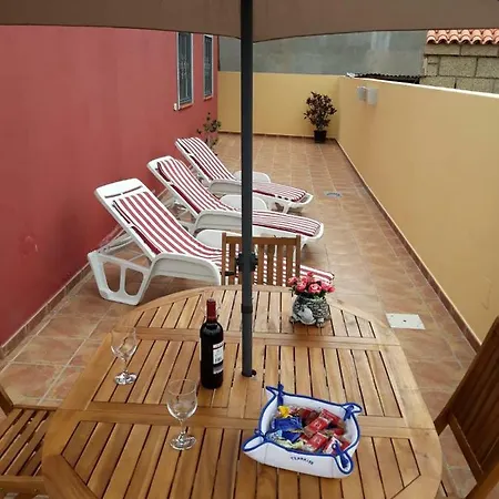 Casa Unifamiliar Con Terraza En Arona Арона
